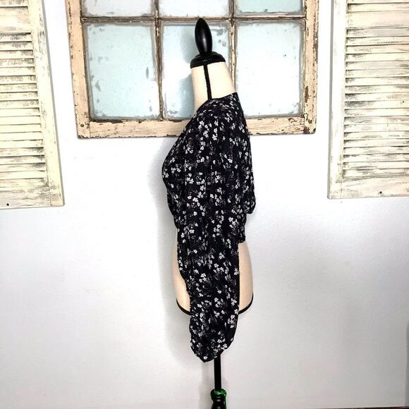 Adorable NWT Long Balloon Sleeve Floral Crop Top - Picture 9 of 11